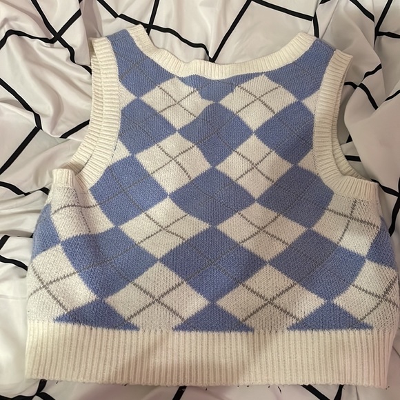 cropped blue/white plaid sweater vest - Picture 3 of 3